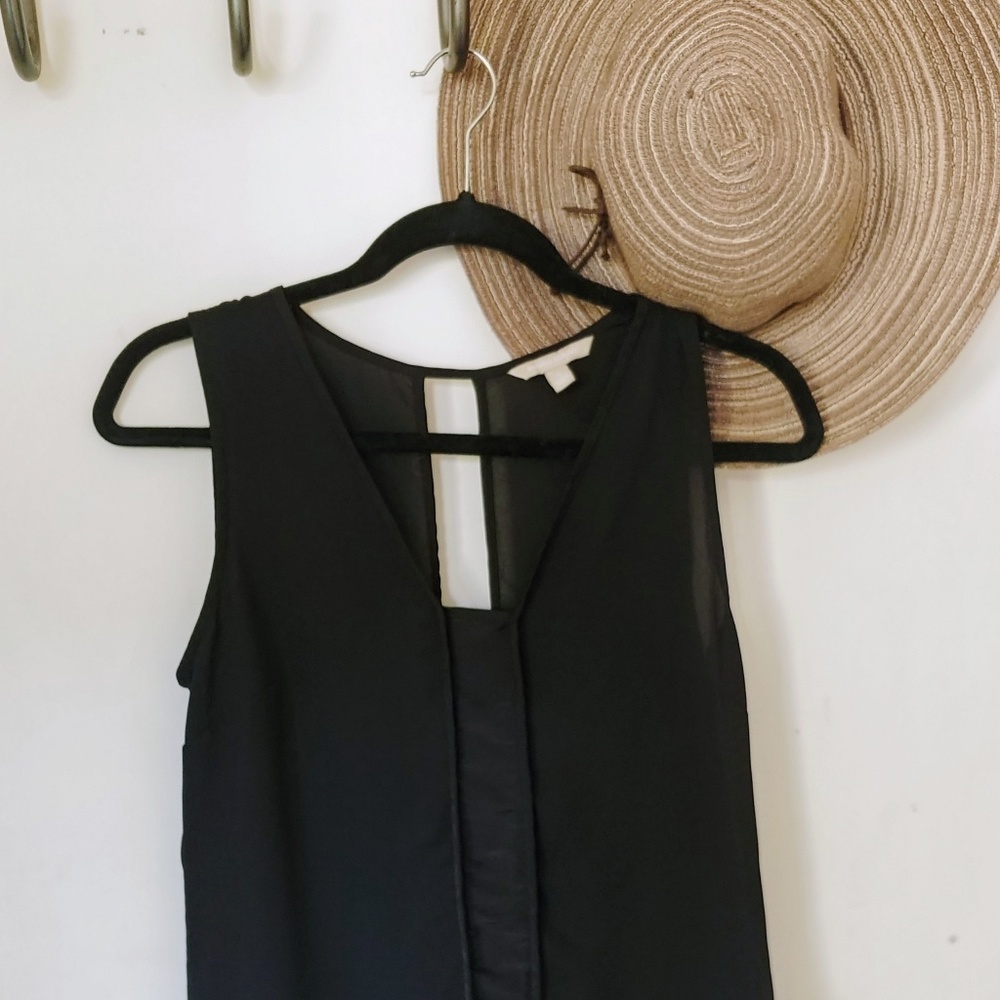[Banana Republic] Black Sleeveless Blouse